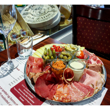 Vinsmagning / Vin & tapas Lundgren V.I.P.